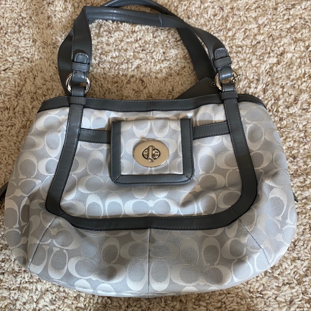 Coach handbag in a Gray color - EUC